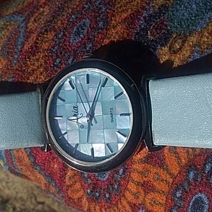 Aria Quartz Watch blight blue band, like new